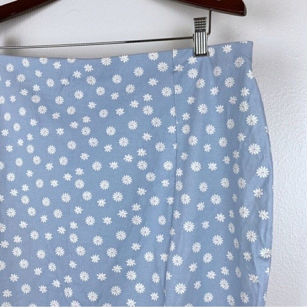Abound Daisy Floral Print Side Slit Mini Skirt Blue Plus Size 1X NWT - Picture 2 of 6